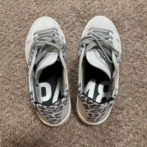 P448 Low Top Sneakers (white/grey leopard)